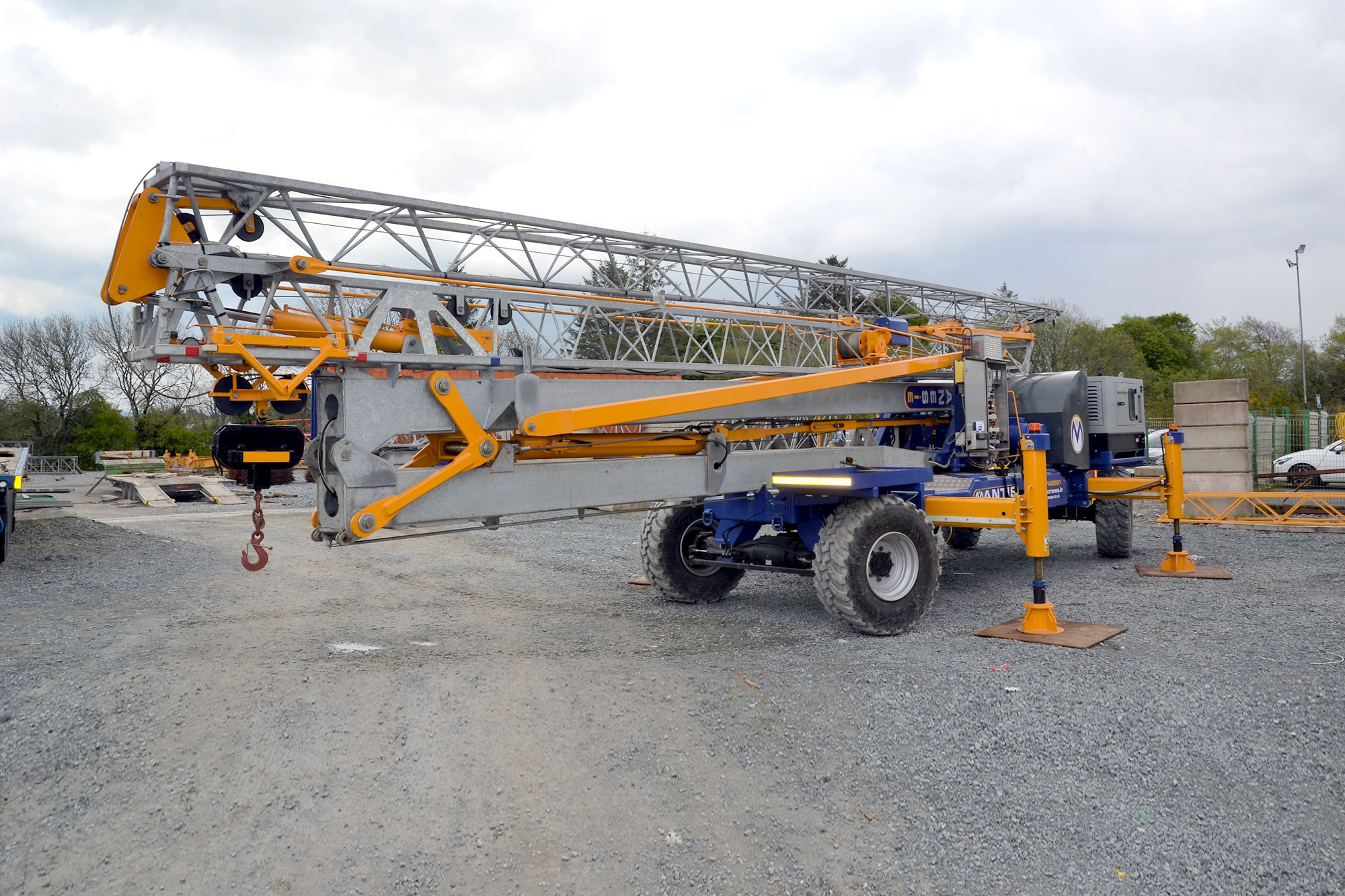Mantis SP25 self-propelled tower crane