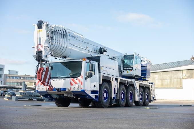 Tadano AC 5.250L-2 all-terrain crane